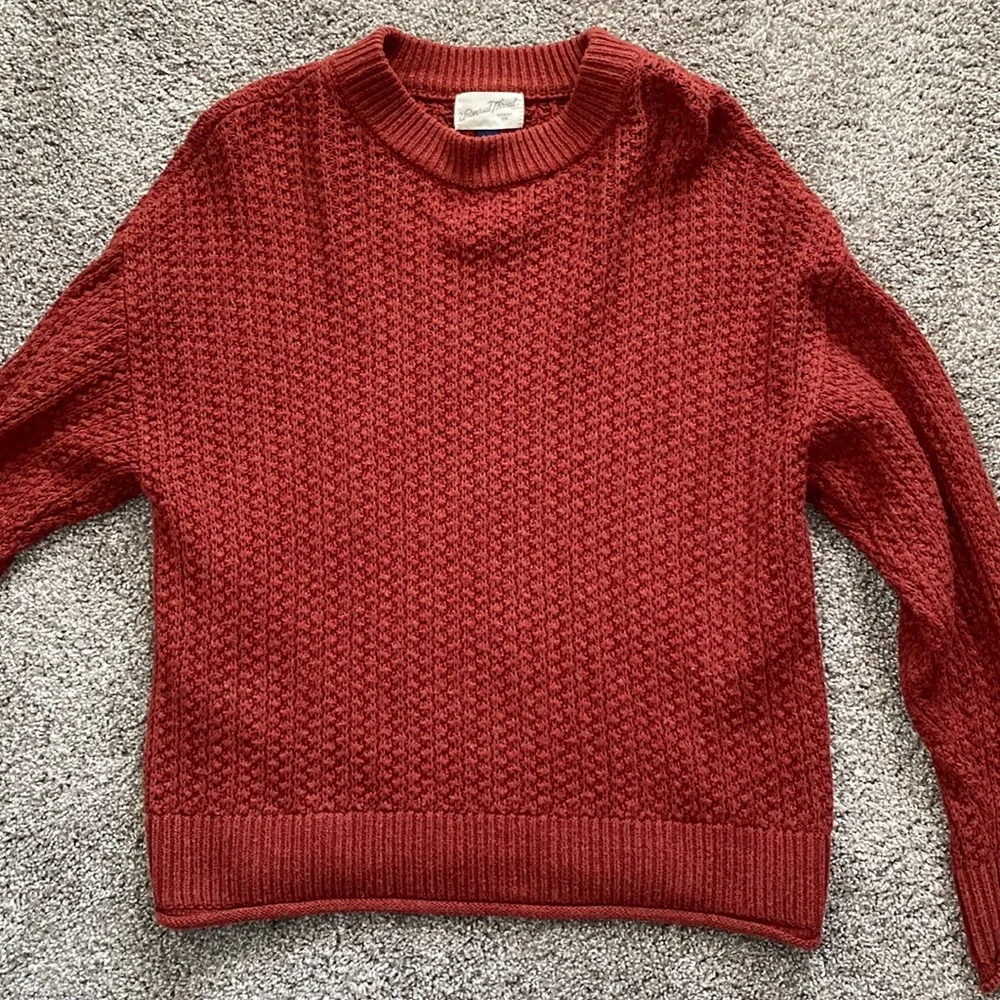 Sweater - Picture 1 of 2